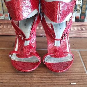 Snakeskin texture red bootie high heel sandals.